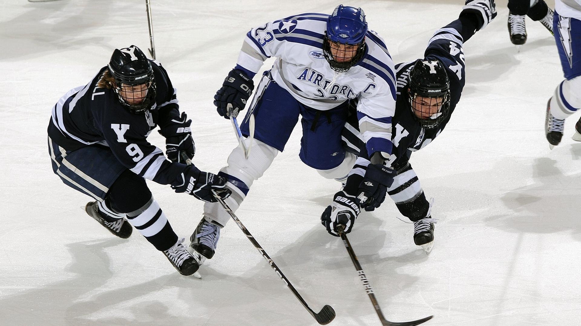 安东·李恩：全黑队中场的“控制塔”，稳定场上节奏，指引进攻方向